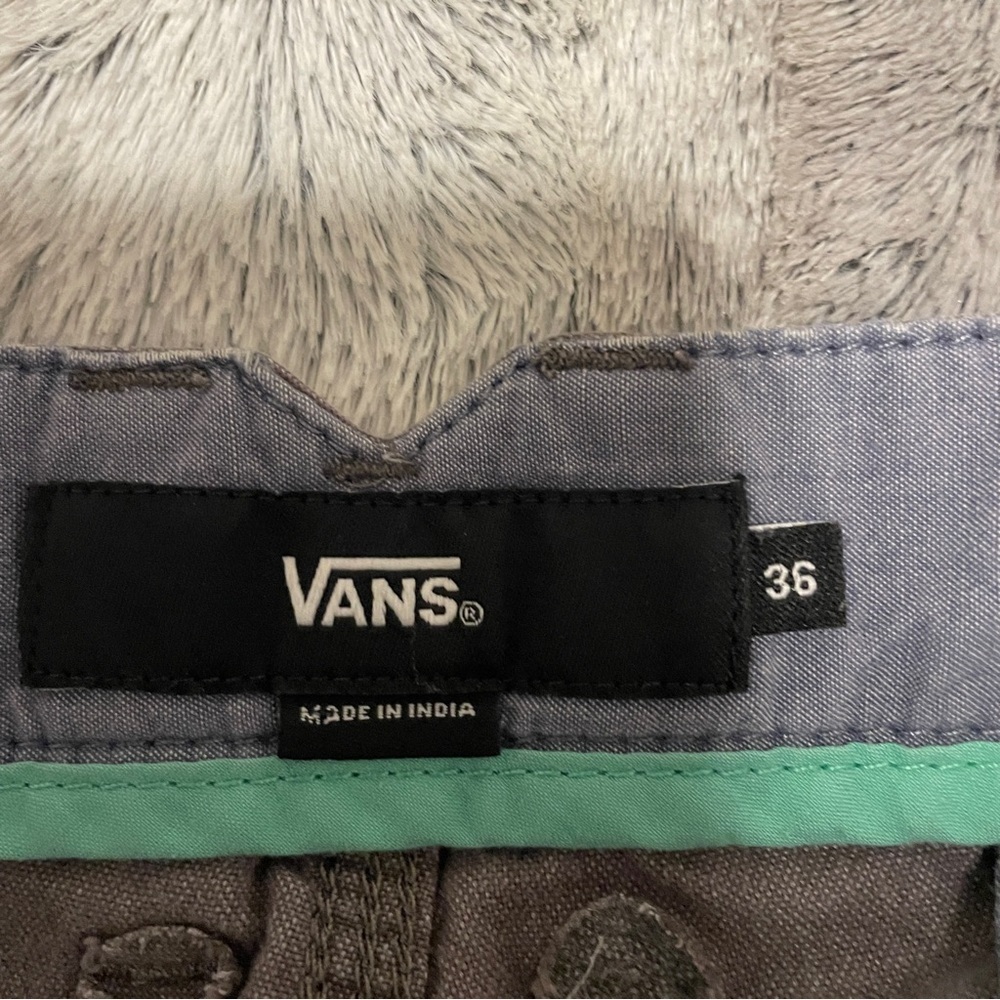 Vans Men’s Chino Shorts Gray Size 36 Flat Front Casual Skate Style - Picture 4 of 9
